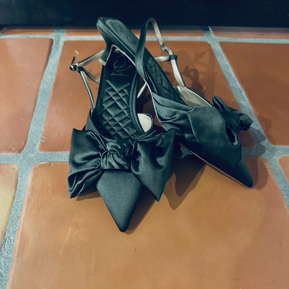Elegant Green Satin Bow Slingback Heels